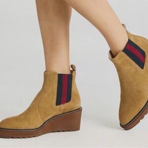 CECELIA NEW YORK Tan leather Wedge Booties
